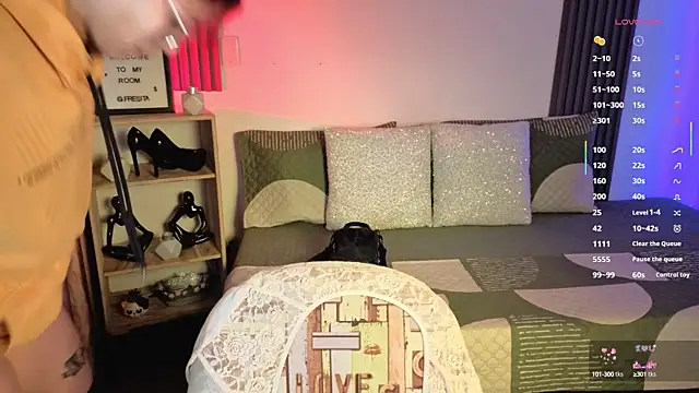 Snapshot of Fresita_Rosita chatting on 10/09/25, 12:03 Fresita Rosita online show from 10/09/25, 12:03