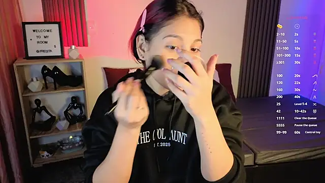 Snapshot of Fresita_Rosita chatting on 10/14/25, 12:17 Fresita Rosita online show from 10/14/25, 12:17