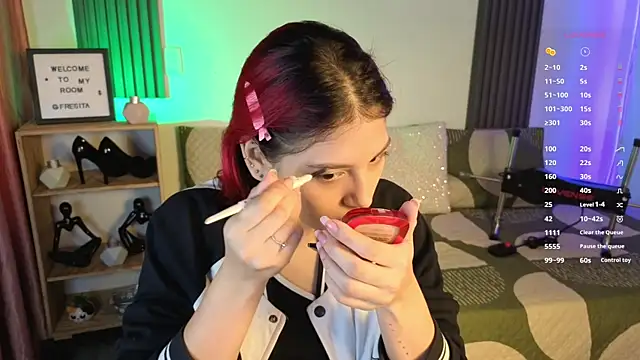 Snapshot of Fresita_Rosita chatting on 10/23/25, 12:26 Fresita Rosita online show from 10/23/25, 12:26