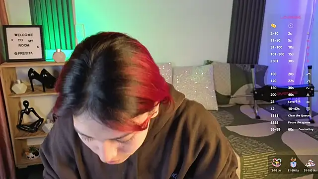 Snapshot of Fresita_Rosita chatting on 11/14/25, 12:37 Fresita Rosita online show from 11/14/25, 12:37