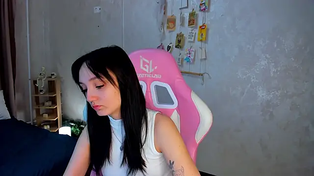 Snapshot of Cheryl__Brown chatting on 11/10/25, 01:48 Cheryl Brown online show from 11/10/25, 01:48