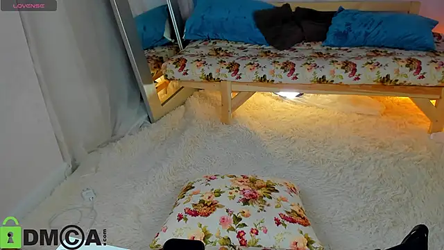 Snapshot of Cheryl__Brown chatting on 12/04/25, 01:15 Cheryl Brown online show from 12/04/25, 01:15