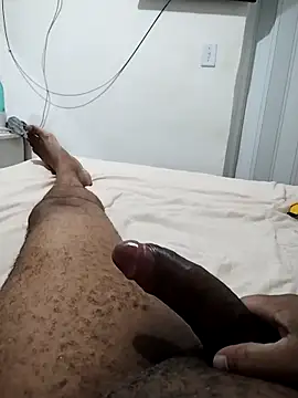 Snapshot of lucasquirao1234 chatting on 11/17/25, 04:46 lucasquirao1234 online show from 11/17/25, 04:46