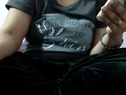 Housewife12 online show from 01/12/25, 05:34