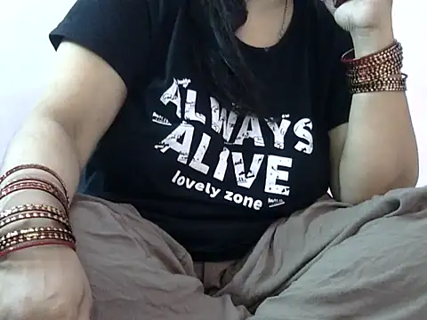 Housewife12 online show from 09/25/25, 05:55