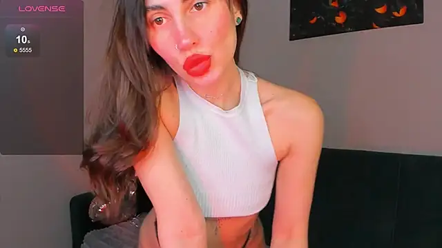 Snapshot of imMolly11 chatting on 02/14/25, 07:28 imMolly11 online show from 02/14/25, 07:28