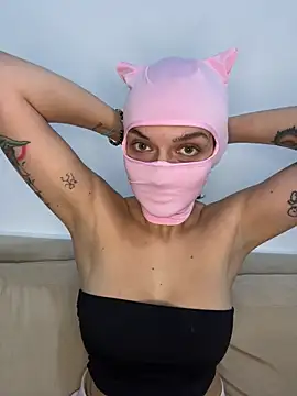 Nikki Hoee online show from 10/26/25, 06:36