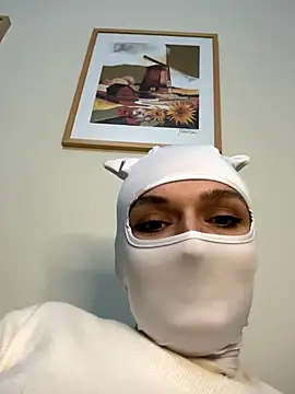 Nikki Hoee online show from 12/14/25, 06:01