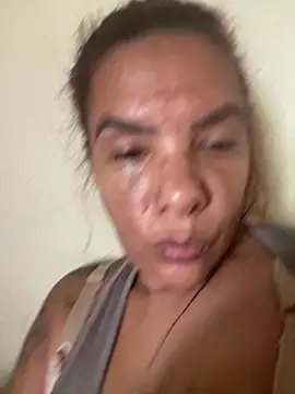 briannaa557 online show from 09/13/25, 06:40