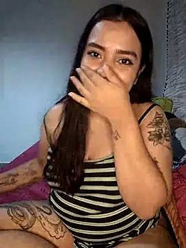 Snapshot of Ema_kraus chatting on 03/17/25, 06:29 Ema kraus online show from 03/17/25, 06:29