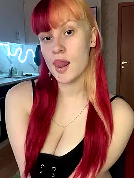 Snapshot of Sweet_white_chocolate chatting on 10/02/25, 07:04 Sweet white chocolate online show from 10/02/25, 07:04