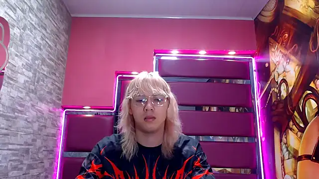 perfectlump online show from 10/16/25, 01:45