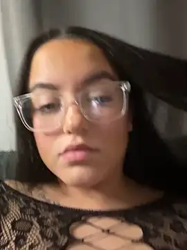 Snapshot of shelovesc chatting on 02/21/25, 10:48 shelovesc online show from 02/21/25, 10:48