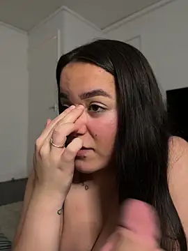 Snapshot of shelovesc chatting on 02/22/25, 10:52 shelovesc online show from 02/22/25, 10:52