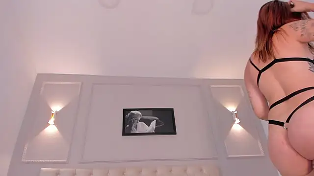 Snapshot of anniemartinezz chatting on 01/15/25, 11:43 anniemartinezz online show from 01/15/25, 11:43