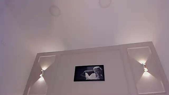 Snapshot of anniemartinezz chatting on 02/12/25, 12:33 anniemartinezz online show from 02/12/25, 12:33