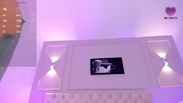 Snapshot of anniemartinezz chatting on 03/21/25, 11:44 anniemartinezz online show from 03/21/25, 11:44