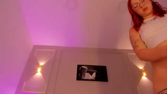 Snapshot of anniemartinezz chatting on 09/15/25, 12:27 anniemartinezz online show from 09/15/25, 12:27