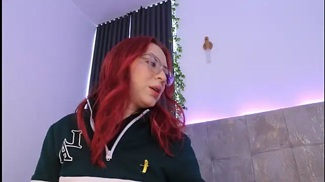 Snapshot of anniemartinezz chatting on 09/19/25, 12:50 anniemartinezz online show from 09/19/25, 12:50