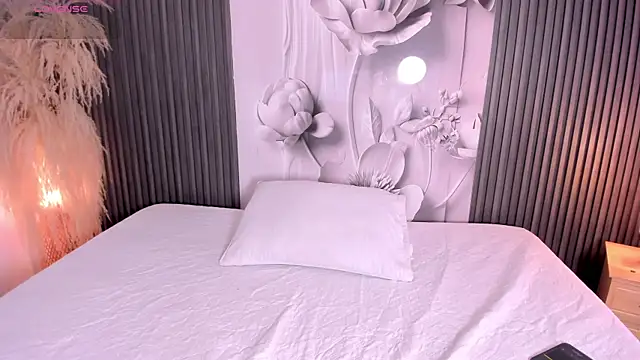 Snapshot of RoseCassie chatting on 07/09/26, 12:42 RoseCassie online show from 07/09/26, 12:42