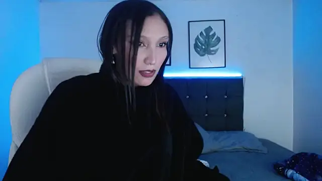 mia collens online show from 09/19/25, 02:46