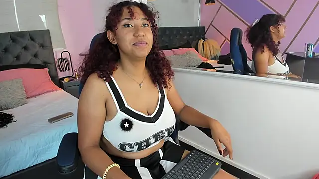 lauraltt online show from 01/03/25, 07:39