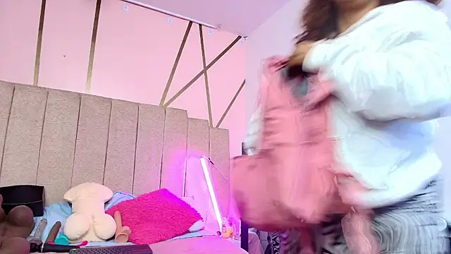 lauraltt online show from 11/25/25, 09:04