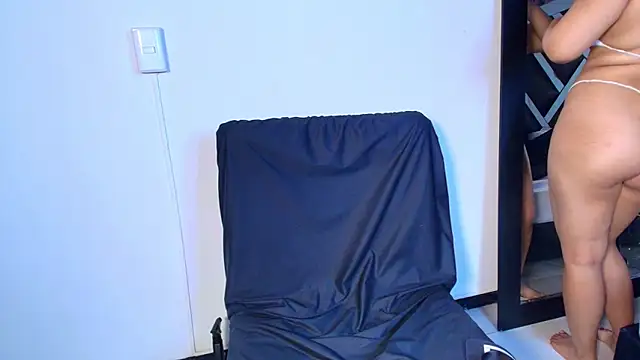 caroo gomeez online show from 10/13/25, 03:39