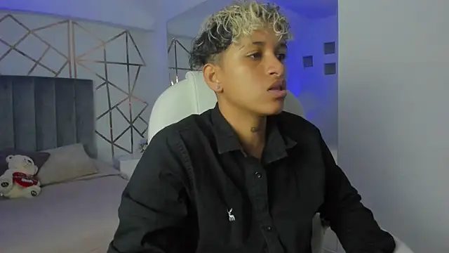 Snapshot of Dominick_jones chatting on 01/10/25, 08:26 Dominick jones online show from 01/10/25, 08:26