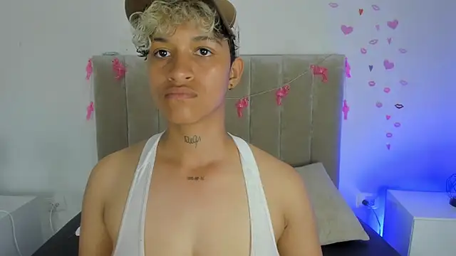 Snapshot of Dominick_jones chatting on 02/02/25, 01:55 Dominick jones online show from 02/02/25, 01:55