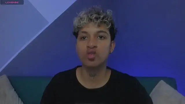 Snapshot of Dominick_jones chatting on 03/01/25, 02:55 Dominick jones online show from 03/01/25, 02:55