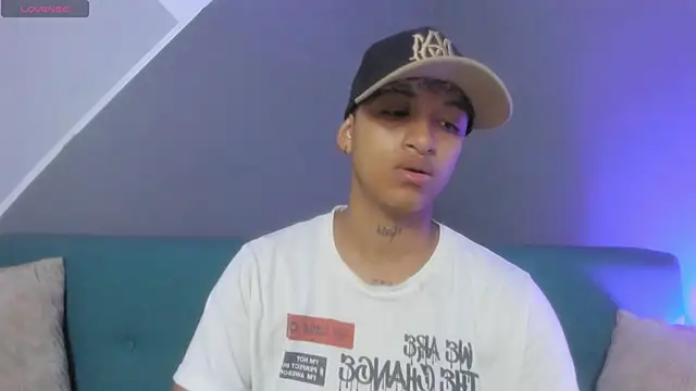 Snapshot of Dominick_jones chatting on 03/02/25, 01:38 Dominick jones online show from 03/02/25, 01:38