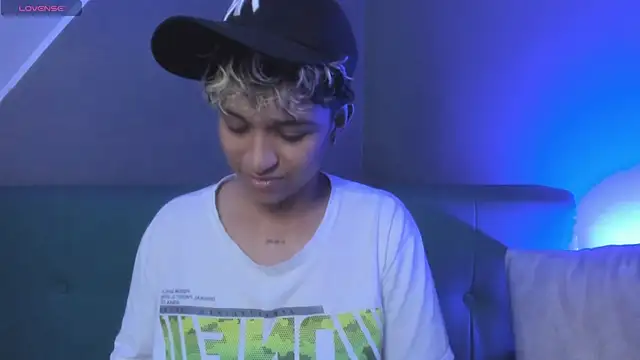 Snapshot of Dominick_jones chatting on 03/04/25, 12:50 Dominick jones online show from 03/04/25, 12:50