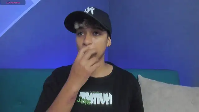 Snapshot of Dominick_jones chatting on 03/04/25, 06:07 Dominick jones online show from 03/04/25, 06:07