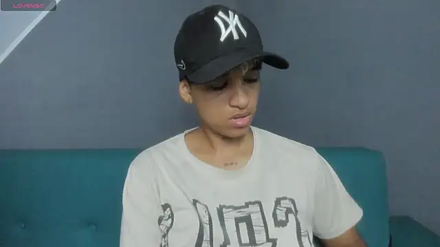 Snapshot of Dominick_jones chatting on 03/05/25, 07:17 Dominick jones online show from 03/05/25, 07:17