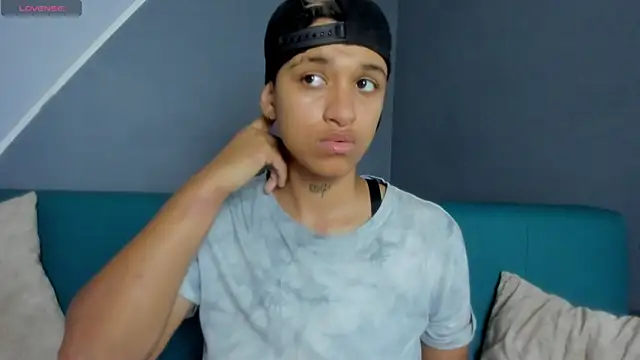 Snapshot of Dominick_jones chatting on 03/10/25, 06:45 Dominick jones online show from 03/10/25, 06:45