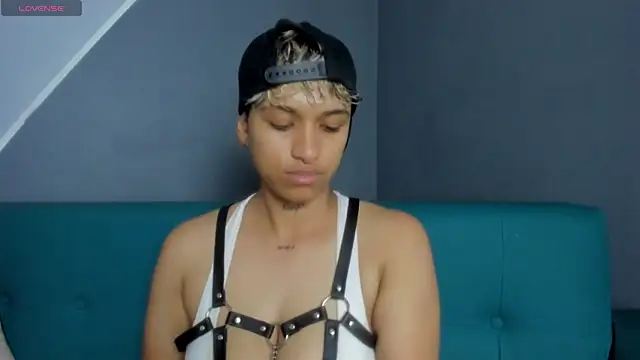 Snapshot of Dominick_jones chatting on 03/10/25, 09:51 Dominick jones online show from 03/10/25, 09:51