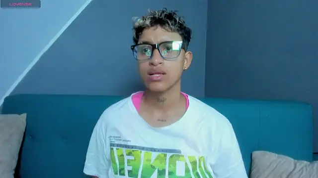 Snapshot of Dominick_jones chatting on 03/14/25, 06:39 Dominick jones online show from 03/14/25, 06:39