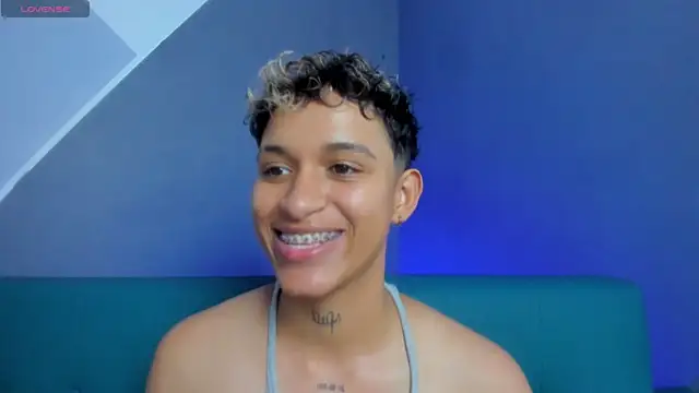 Snapshot of Dominick_jones chatting on 03/17/25, 09:13 Dominick jones online show from 03/17/25, 09:13