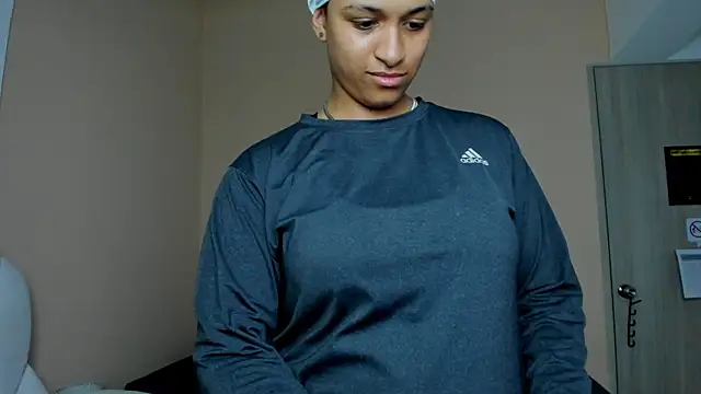 Snapshot of Dominick_jones chatting on 09/13/25, 04:23 Dominick jones online show from 09/13/25, 04:23