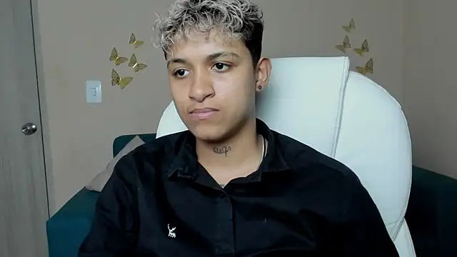 Snapshot of Dominick_jones chatting on 09/18/25, 09:17 Dominick jones online show from 09/18/25, 09:17