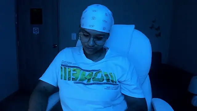 Snapshot of Dominick_jones chatting on 10/04/25, 11:58 Dominick jones online show from 10/04/25, 11:58