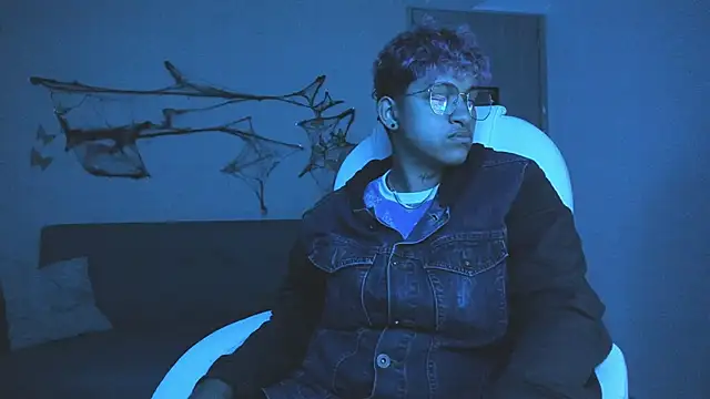 Snapshot of Dominick_jones chatting on 10/09/25, 05:27 Dominick jones online show from 10/09/25, 05:27