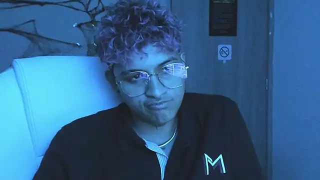 Snapshot of Dominick_jones chatting on 10/10/25, 05:39 Dominick jones online show from 10/10/25, 05:39