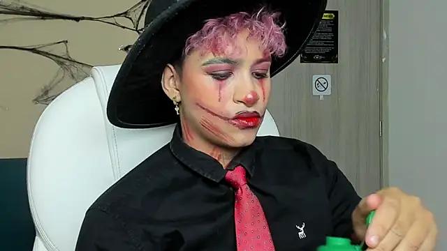 Snapshot of Dominick_jones chatting on 10/12/25, 04:22 Dominick jones online show from 10/12/25, 04:22