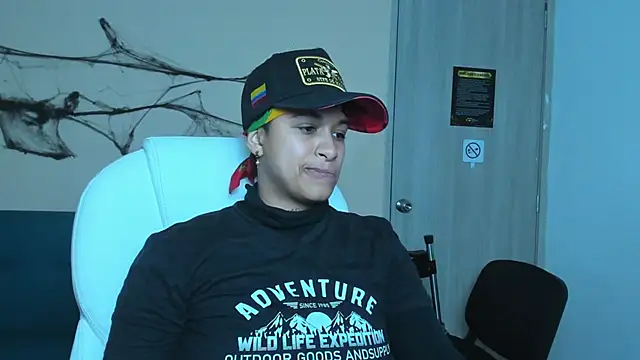 Snapshot of Dominick_jones chatting on 10/18/25, 05:32 Dominick jones online show from 10/18/25, 05:32