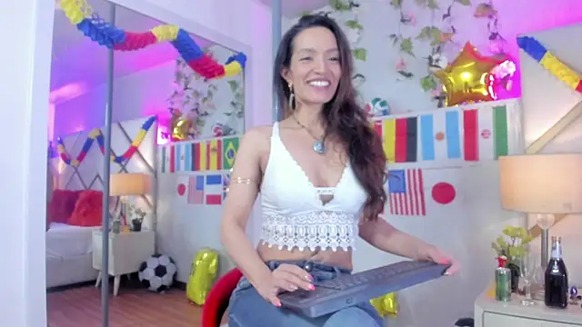 Snapshot of AmyRox_ chatting on 06/15/26, 12:07 AmyRox online show from 06/15/26, 12:07