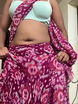 Snapshot of priyadevi17 chatting on 12/20/24, 07:50 priyadevi17 online show from 12/20/24, 07:50