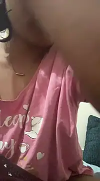 Snapshot of priyadevi17 chatting on 01/18/25, 07:58 priyadevi17 online show from 01/18/25, 07:58