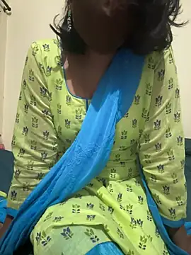 Snapshot of priyadevi17 chatting on 01/26/25, 07:41 priyadevi17 online show from 01/26/25, 07:41